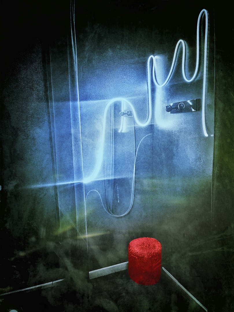 Le tabouret rouge